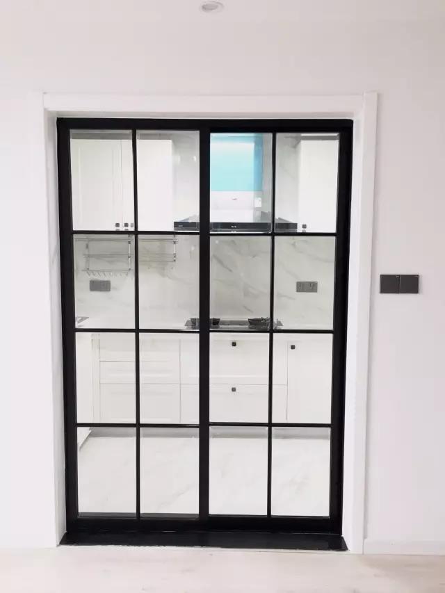 厨房门,什么颜色好看?